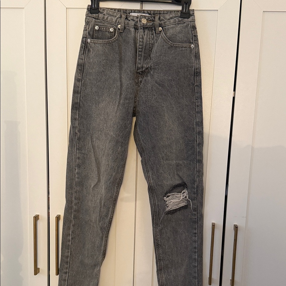 Distressed Gray Jeans Adika